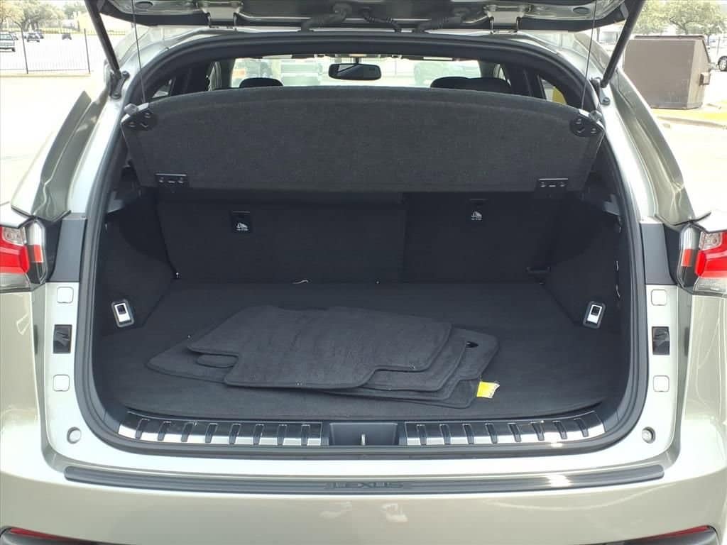 2017 LEXUS NX - Image 12