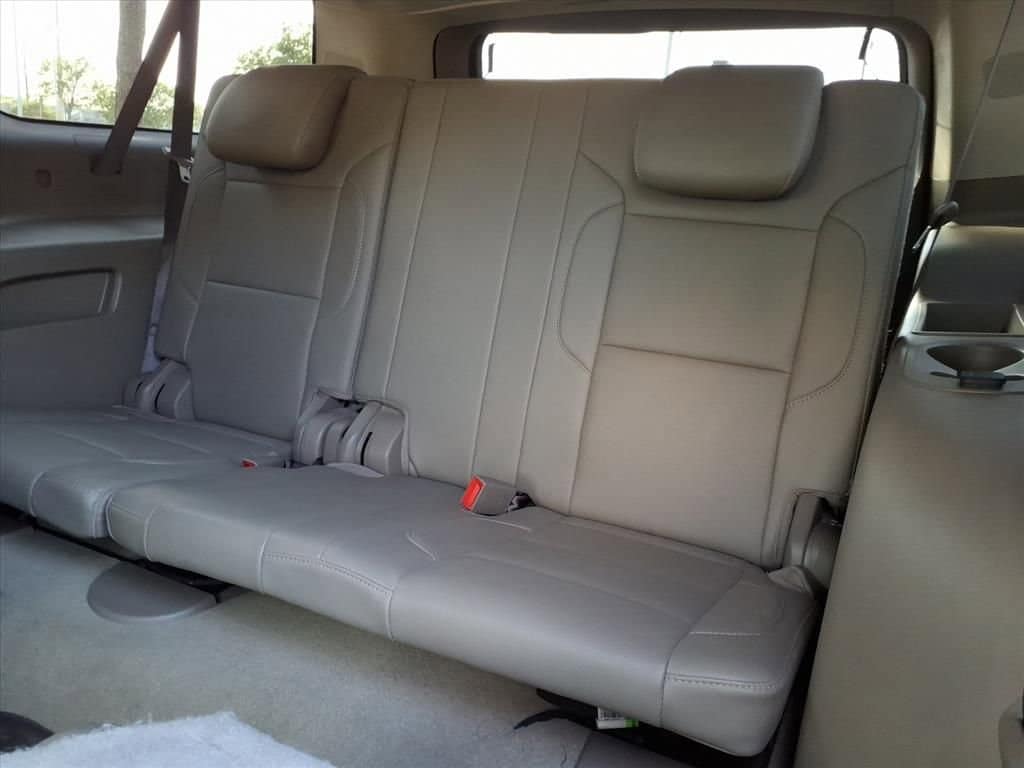 2019 Chevrolet Suburban - Image 18