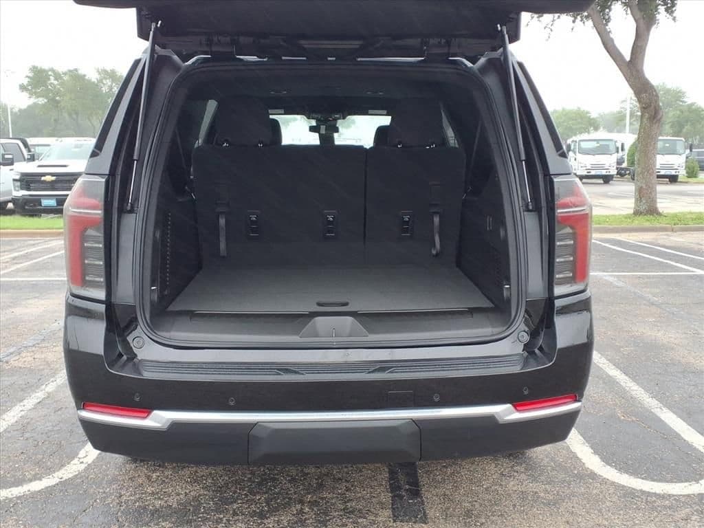 2026 Chevrolet Suburban - Image 10