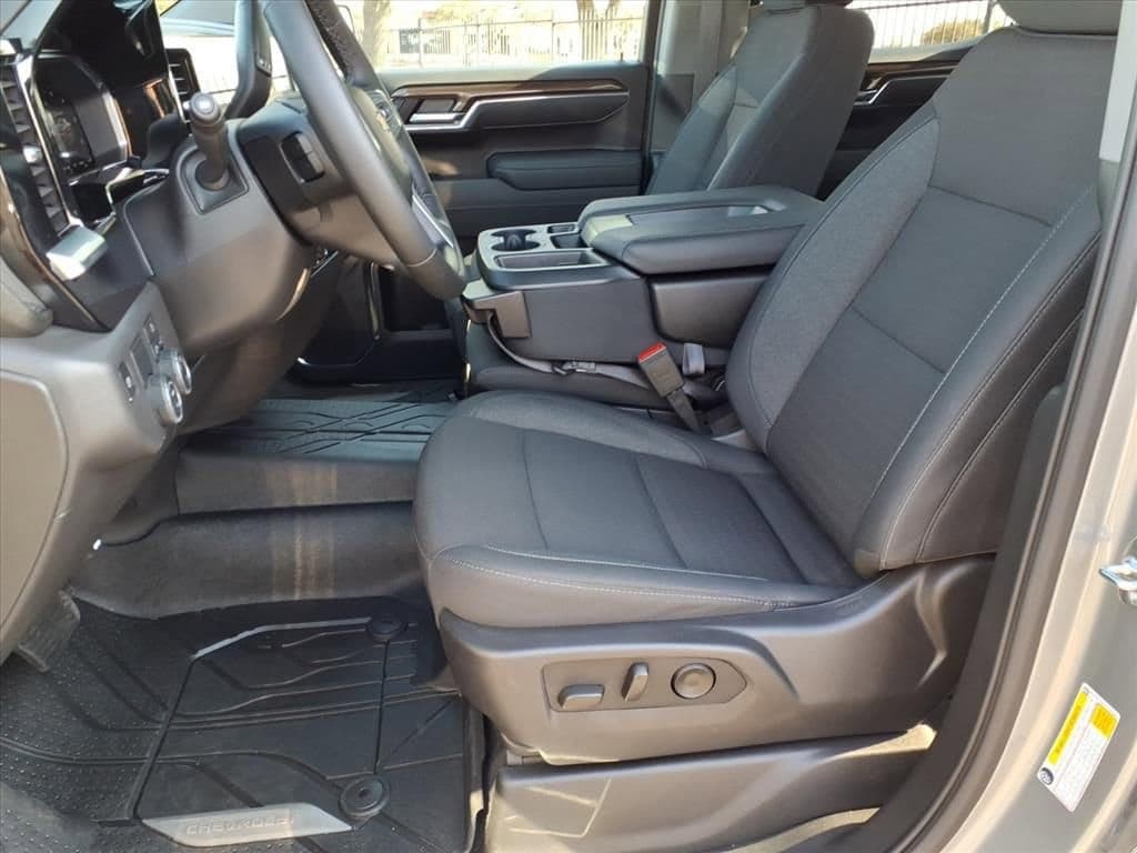 2026 Chevrolet Silverado 1500 - Image 12