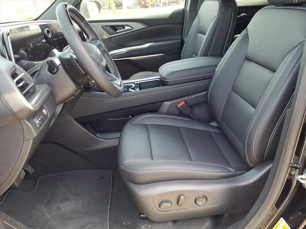 2026 Chevrolet Traverse - Image 10