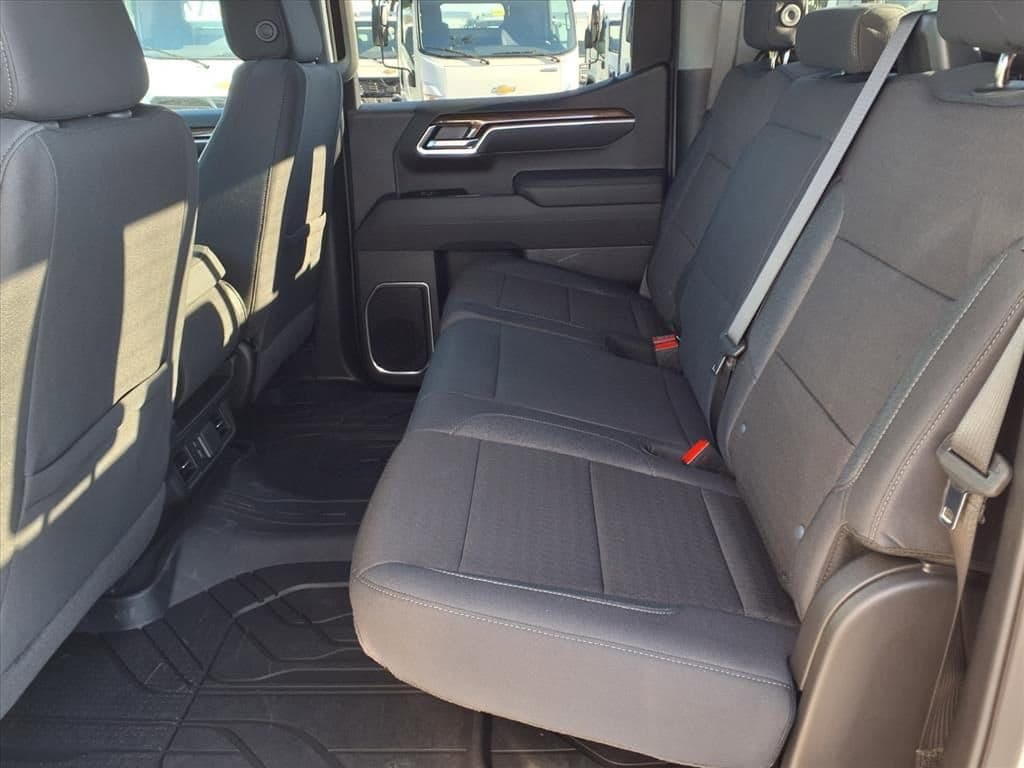 2026 Chevrolet Silverado 1500 - Image 7