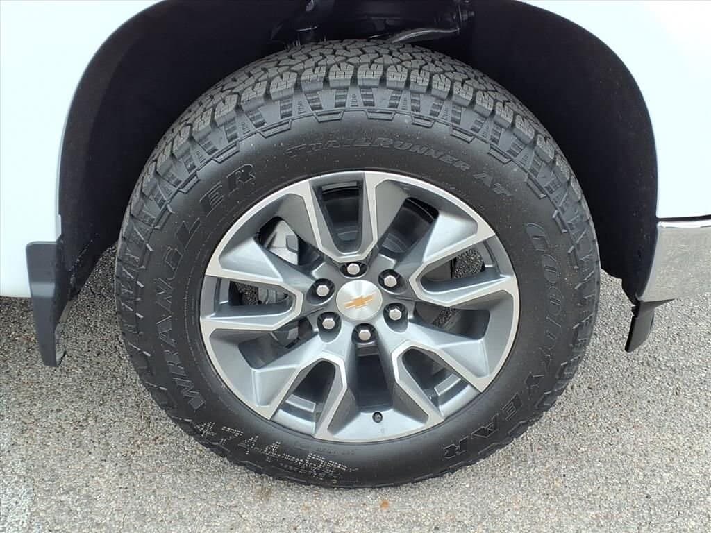 2026 Chevrolet Silverado 1500 - Image 4