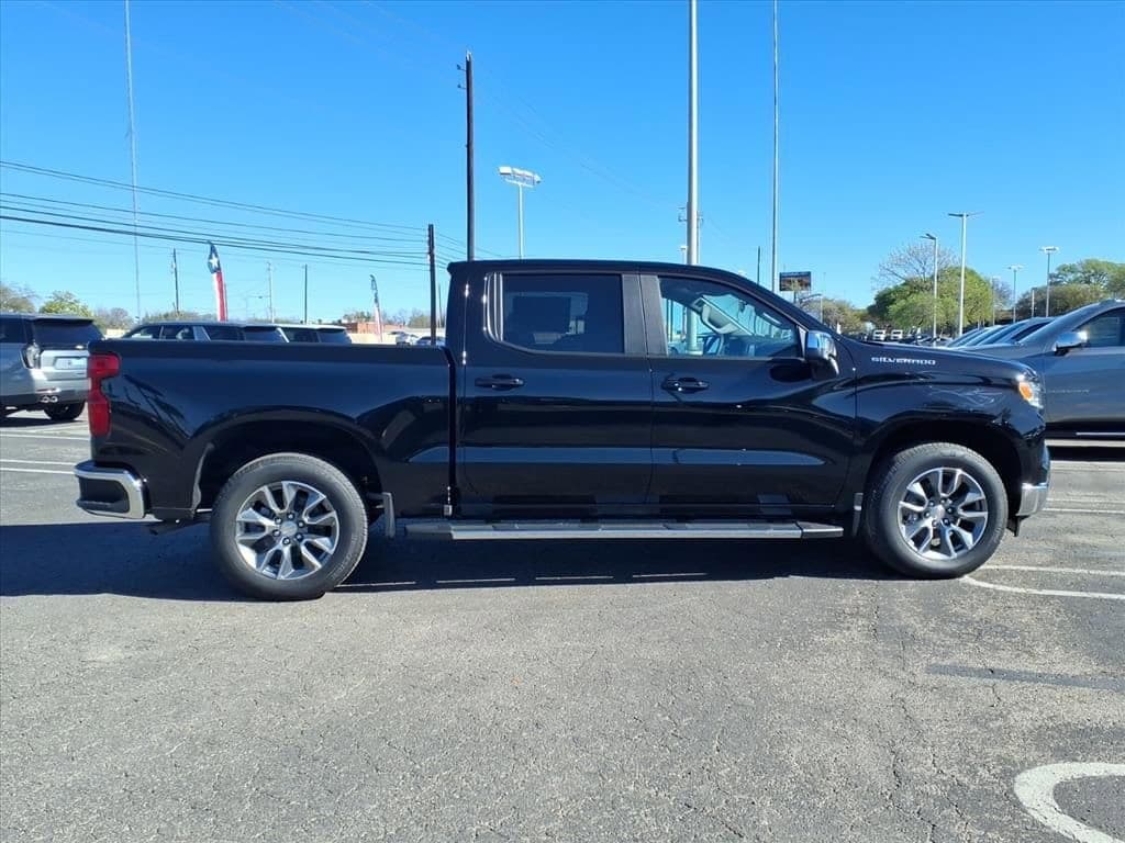 2026 Chevrolet Silverado 1500 - Image 5