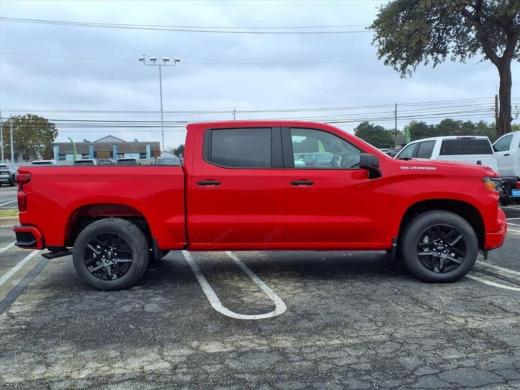 2026 Chevrolet Silverado 1500 - Image 3