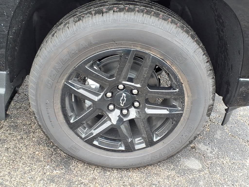 2026 Chevrolet Silverado 1500 - Image 4