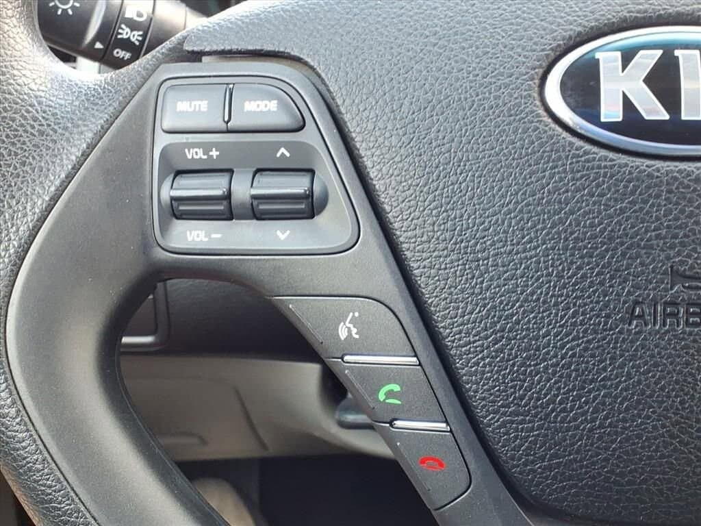 2015 Kia Forte - Image 26