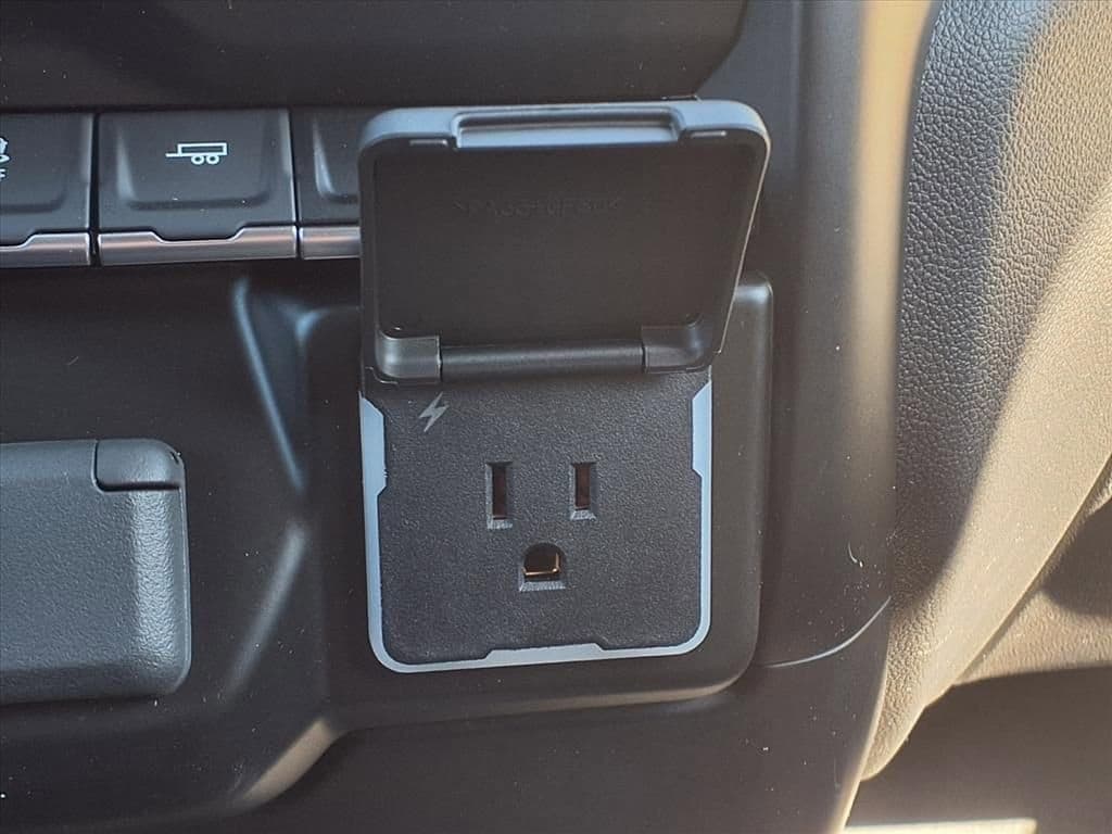 2026 Chevrolet Silverado 1500 - Image 13