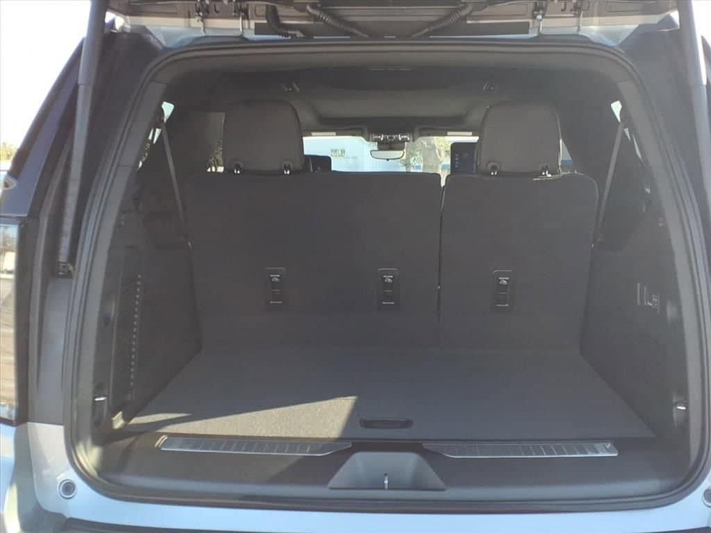 2026 Chevrolet Suburban - Image 7