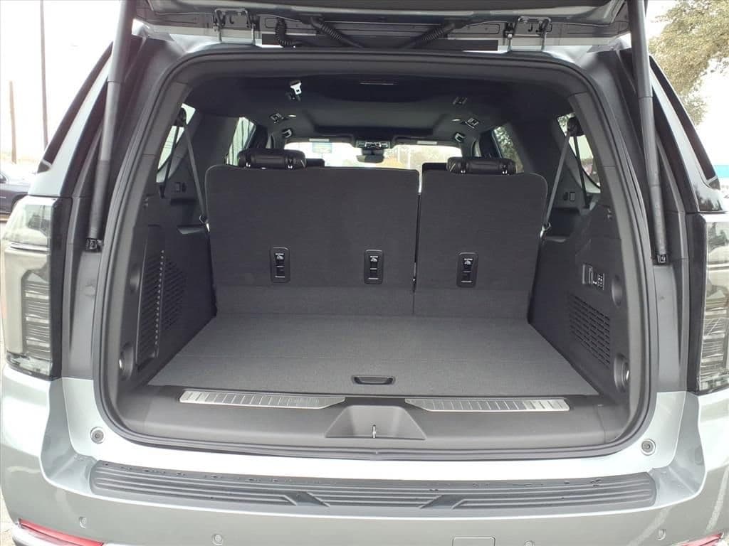 2026 Chevrolet Suburban - Image 8