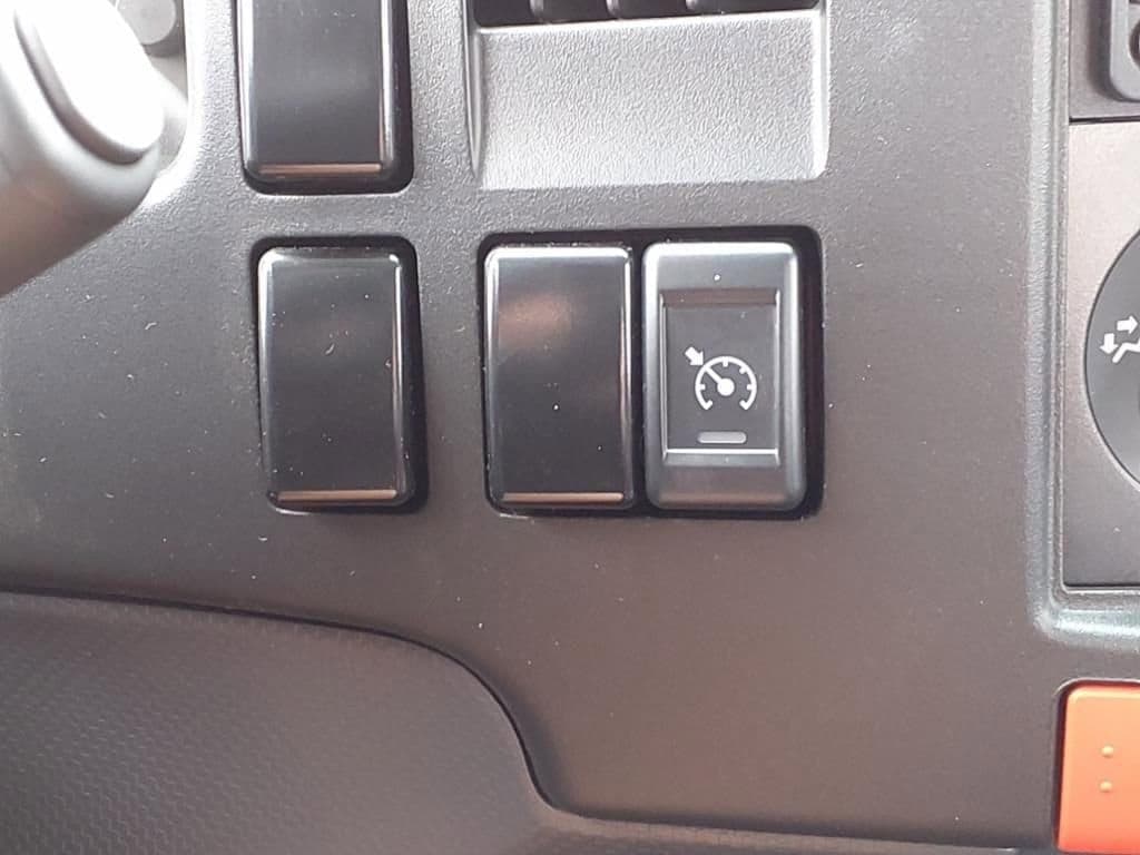 2025 Chevrolet Low Cab Forward 4500 HG - Image 12