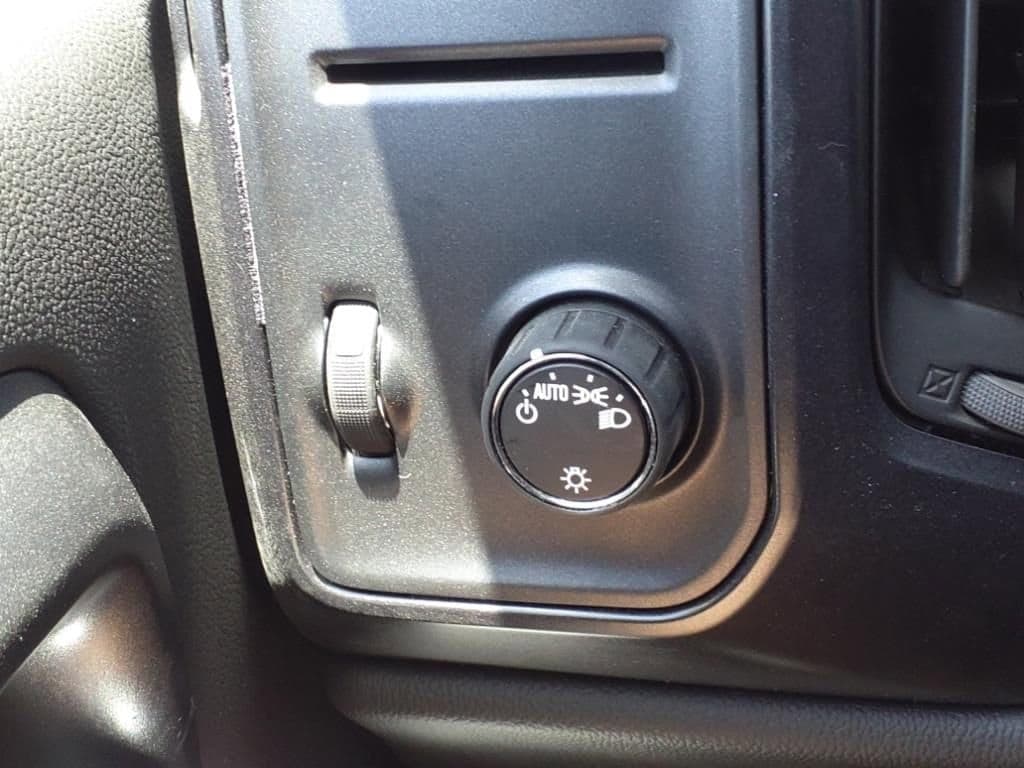 2023 Chevrolet Silverado 5500 HD - Image 10