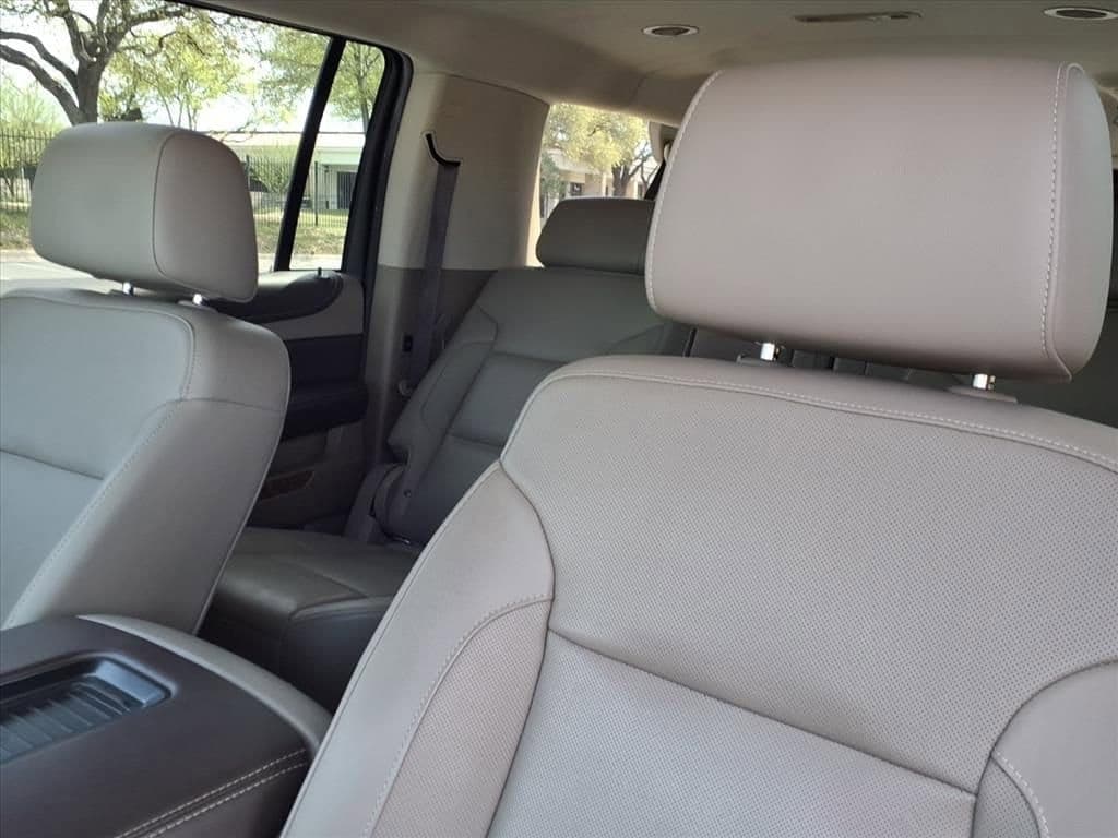 2019 Chevrolet Suburban - Image 17