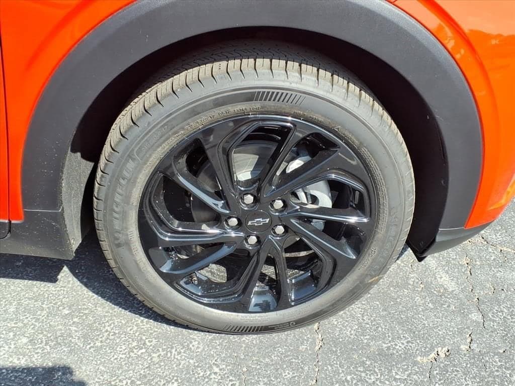 2027 Chevrolet Bolt - Image 6