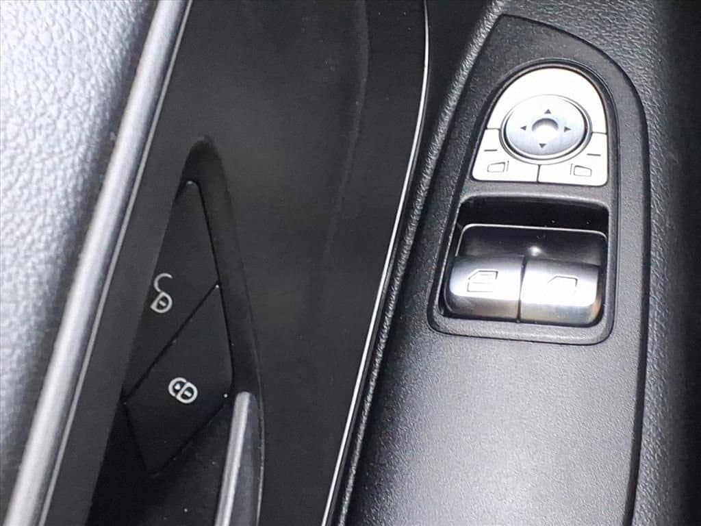 2019 Mercedes-Benz Metris Passenger Van - Image 29
