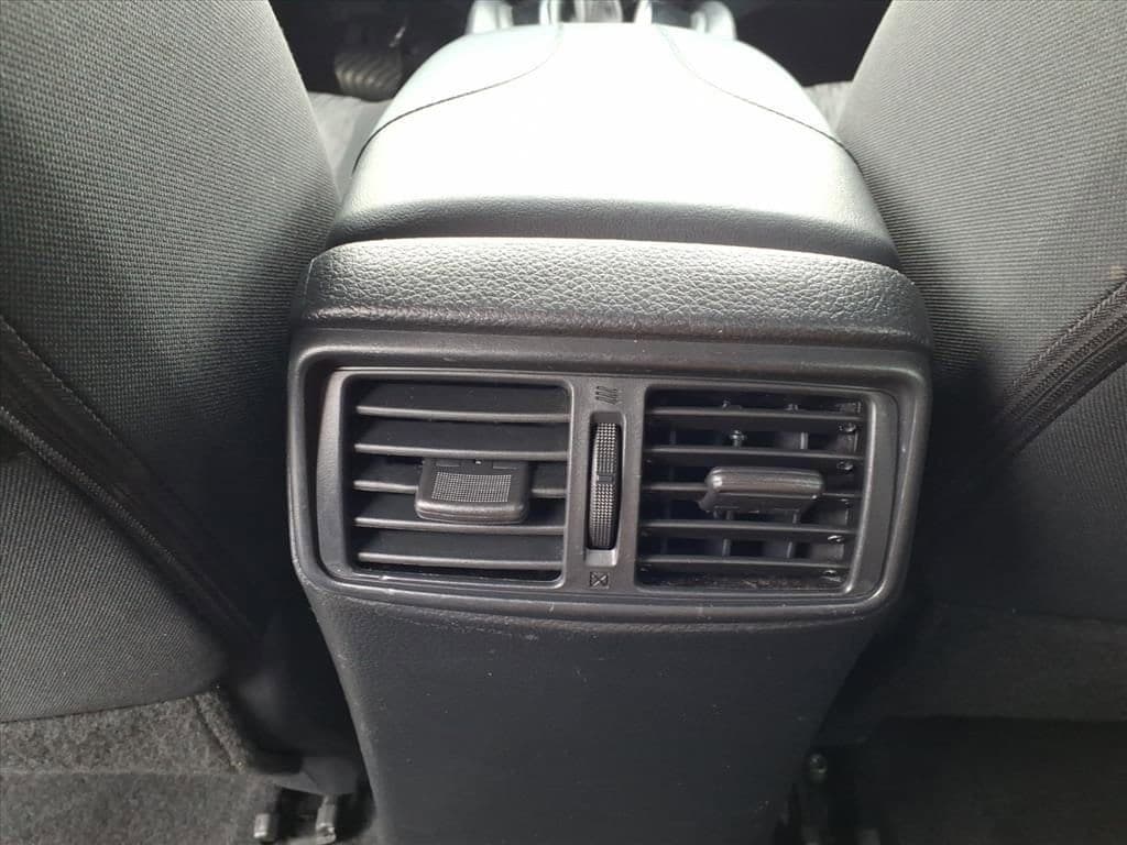 2018 Nissan Rogue - Image 18