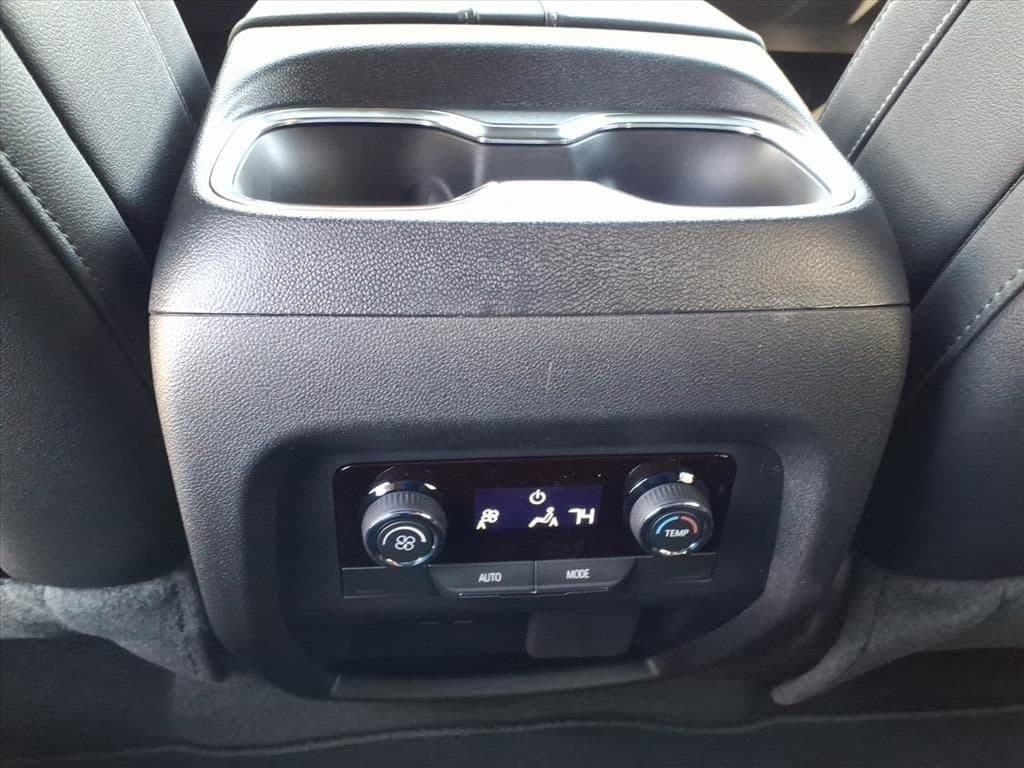 2026 Chevrolet Traverse - Image 14