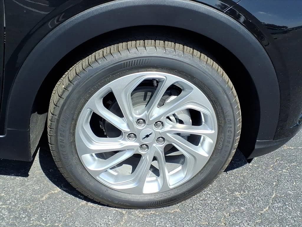 2027 Chevrolet Bolt - Image 6