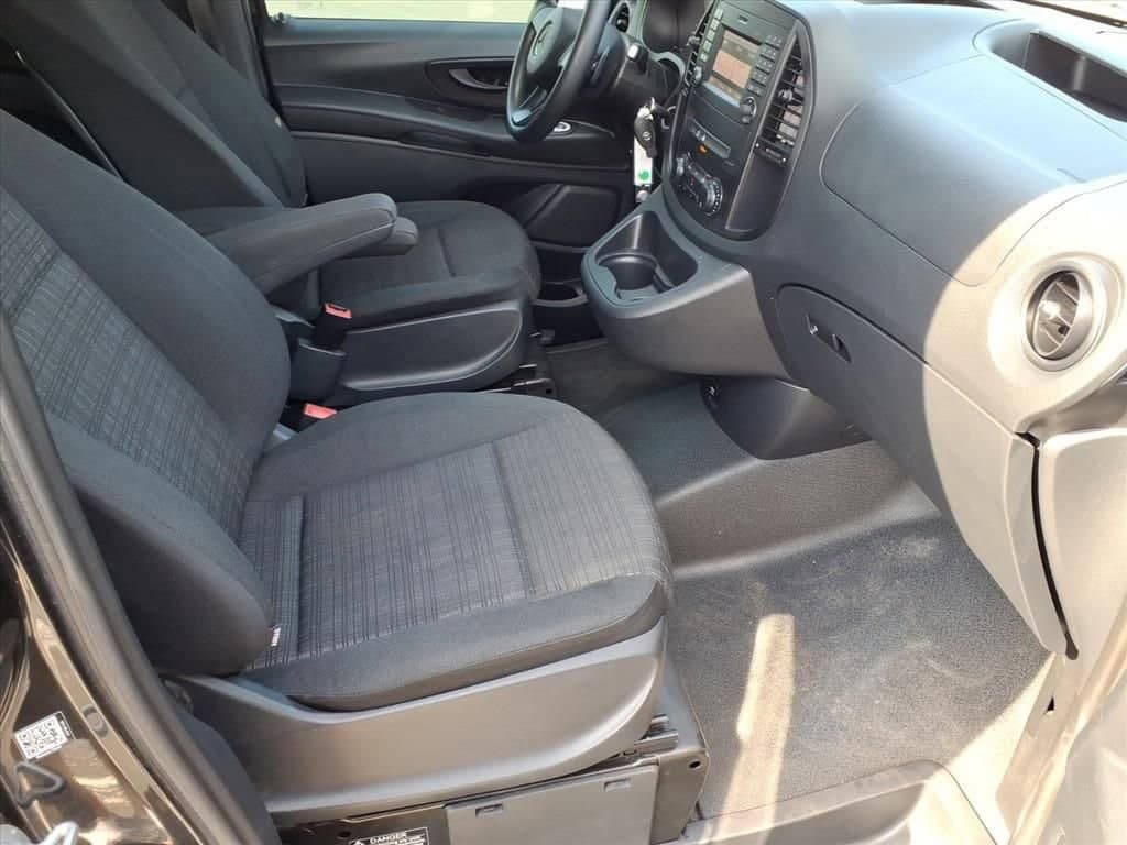 2019 Mercedes-Benz Metris Passenger Van - Image 17