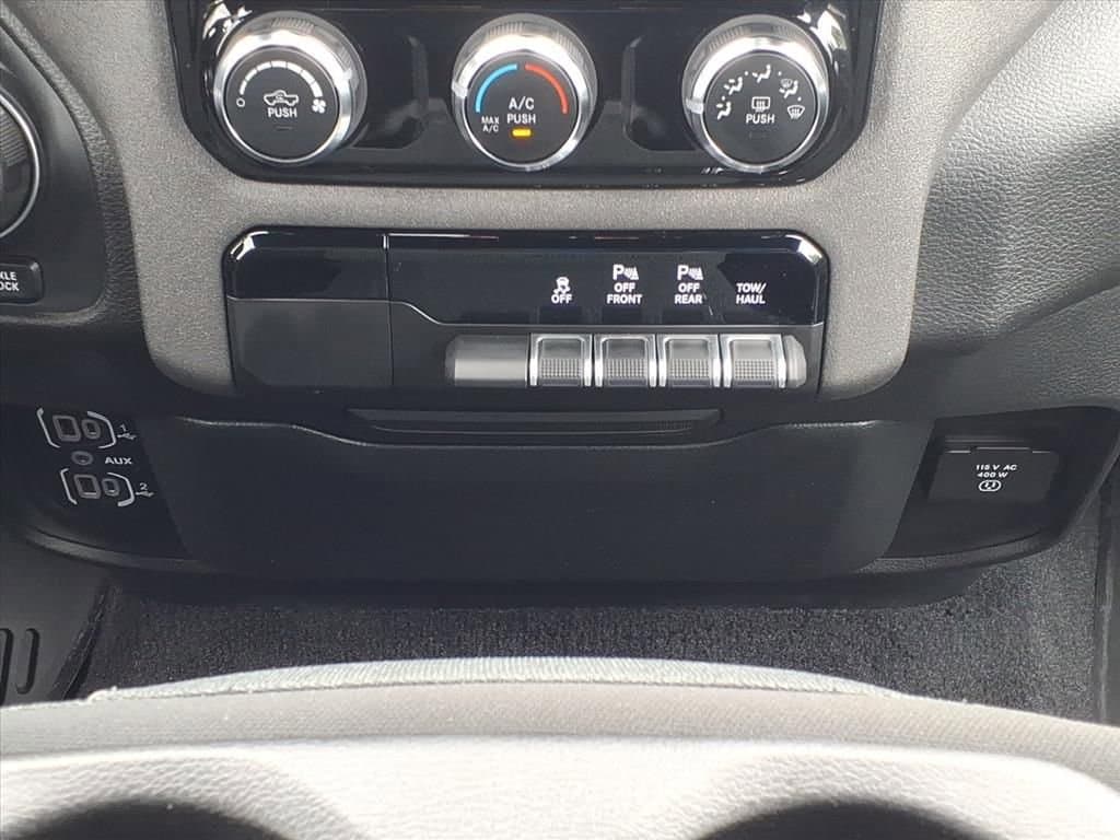 2025 Ram 1500 - Image 22