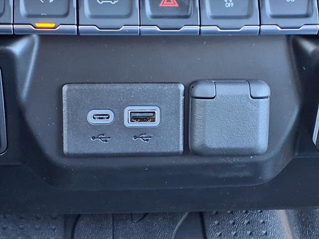 2026 Chevrolet Silverado 1500 - Image 18