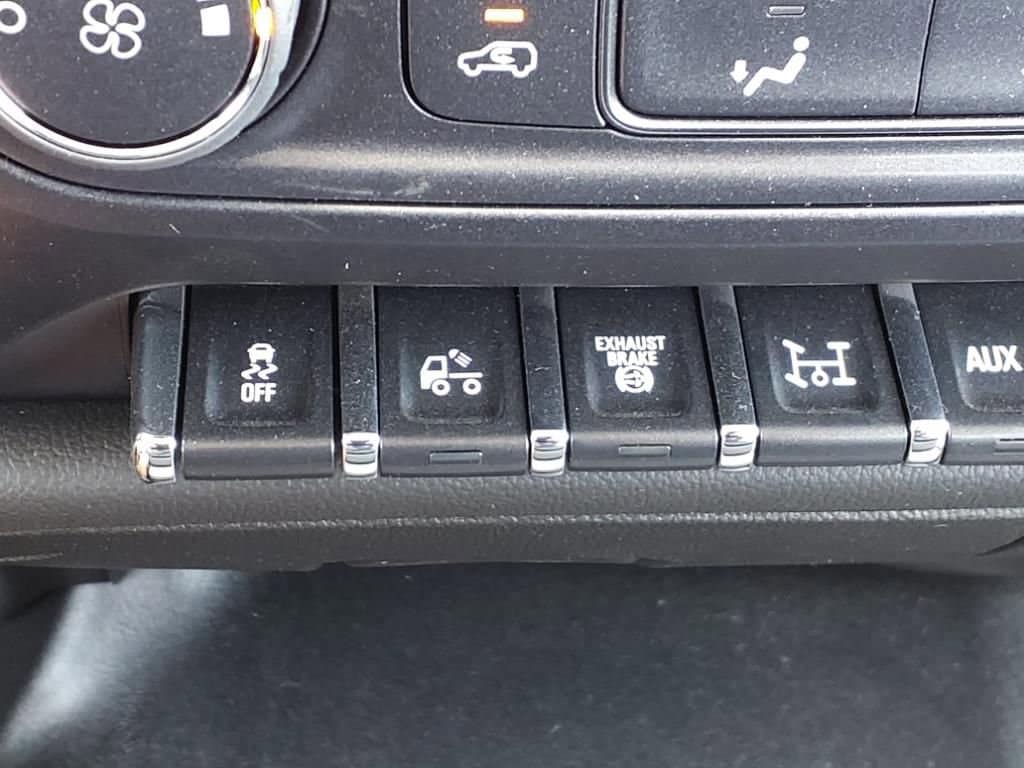 2023 Chevrolet Silverado 5500 HD - Image 11