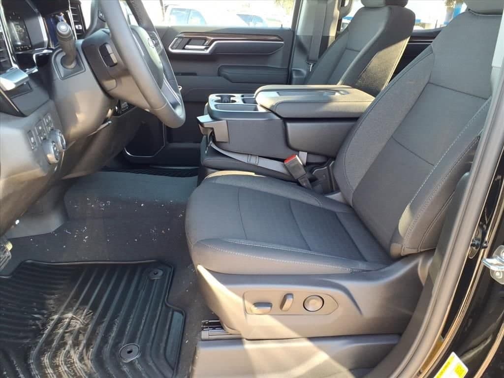 2026 Chevrolet Silverado 1500 - Image 13