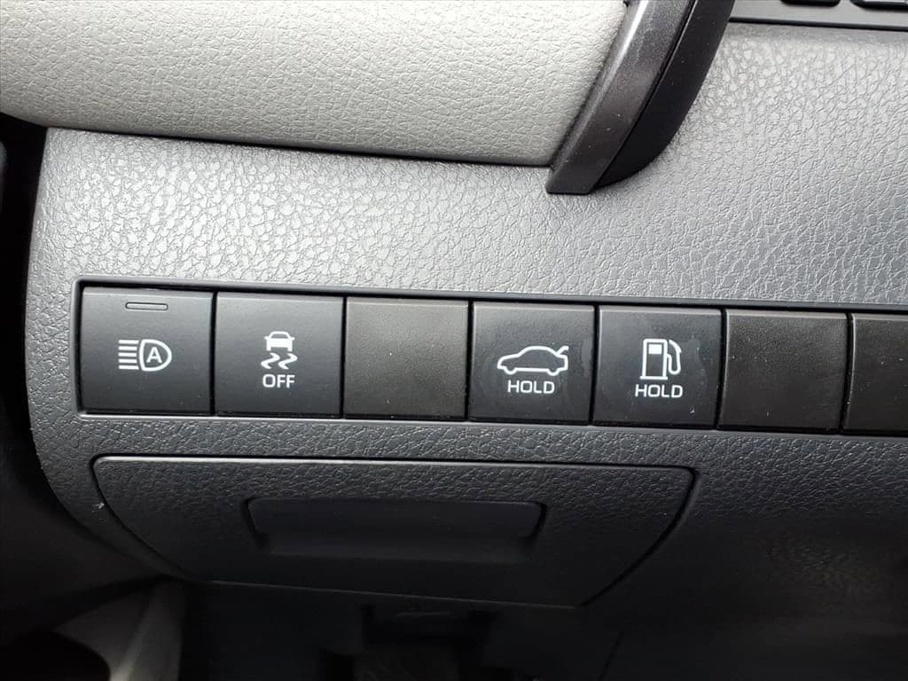 2021 Toyota Camry - Image 18