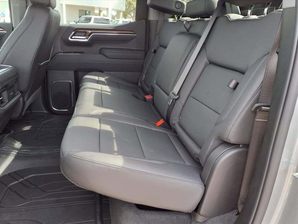 2026 Chevrolet Silverado 1500 - Image 9