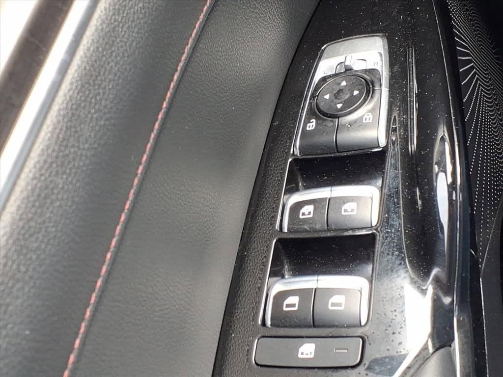 2023 Kia K5 - Image 30