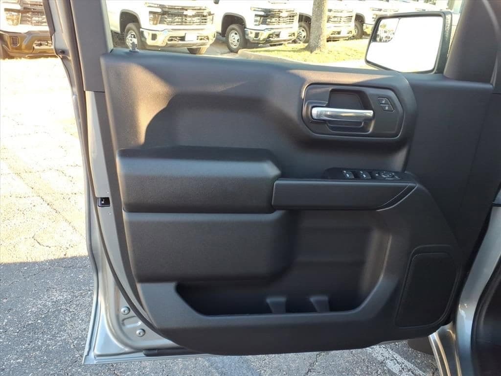 2026 Chevrolet Silverado 1500 - Image 10