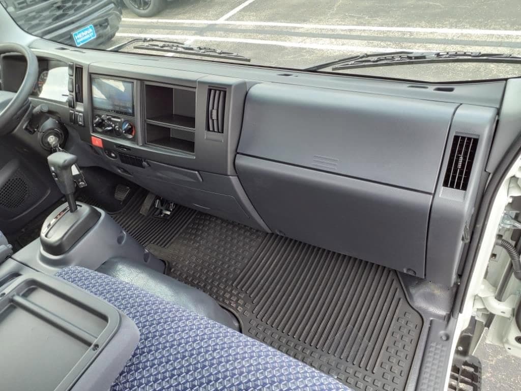 2025 Chevrolet Low Cab Forward 5500 XG - Image 8