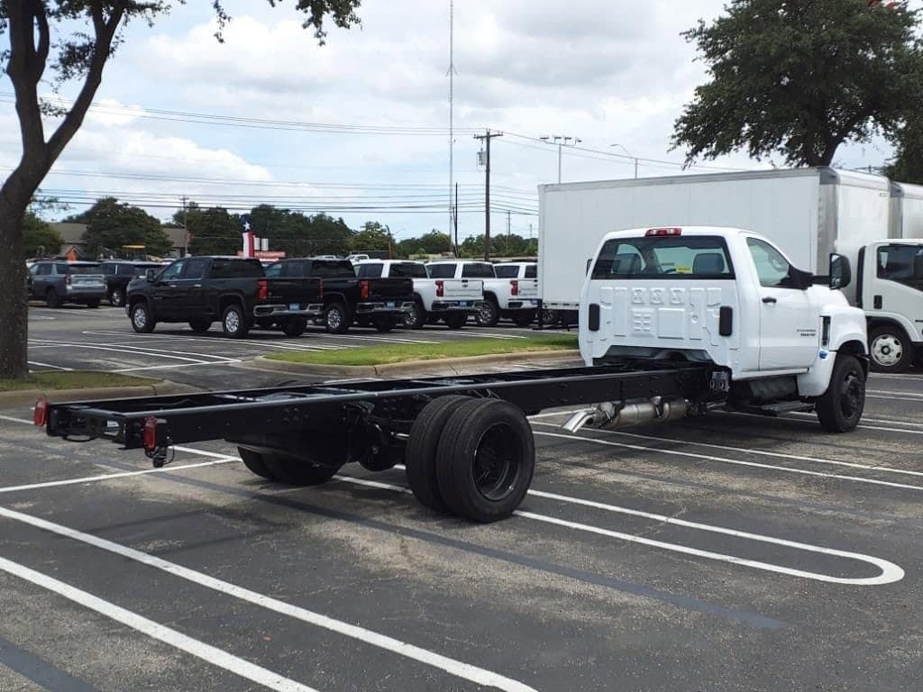 2024 Chevrolet Silverado 6500 HD - Image 4
