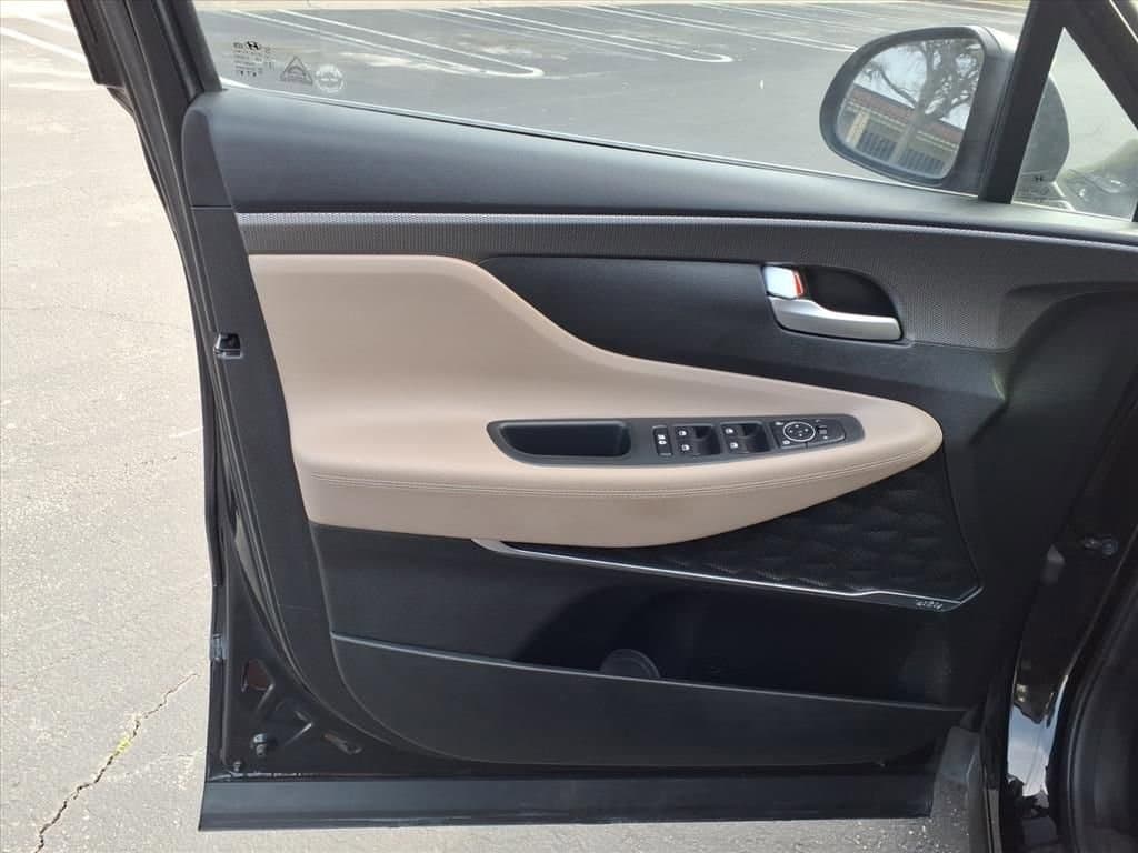 2019 Hyundai Santa Fe - Image 12