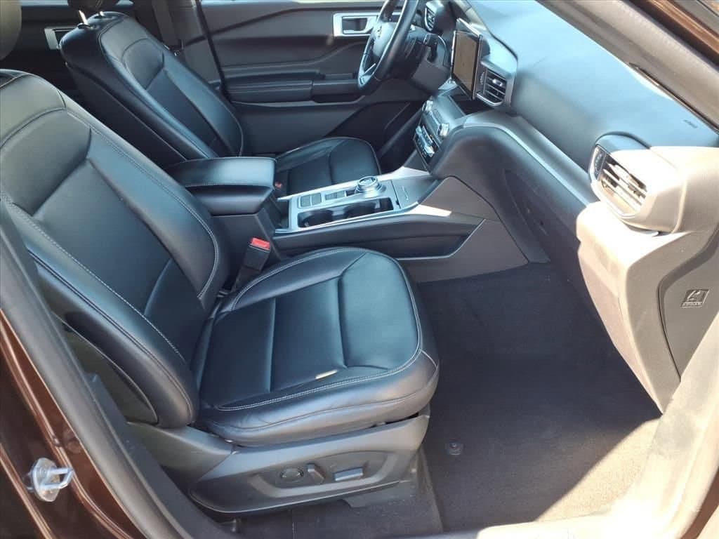 2020 Ford Explorer - Image 19