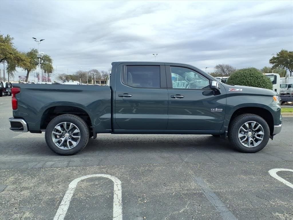 2026 Chevrolet Silverado 1500 - Image 5