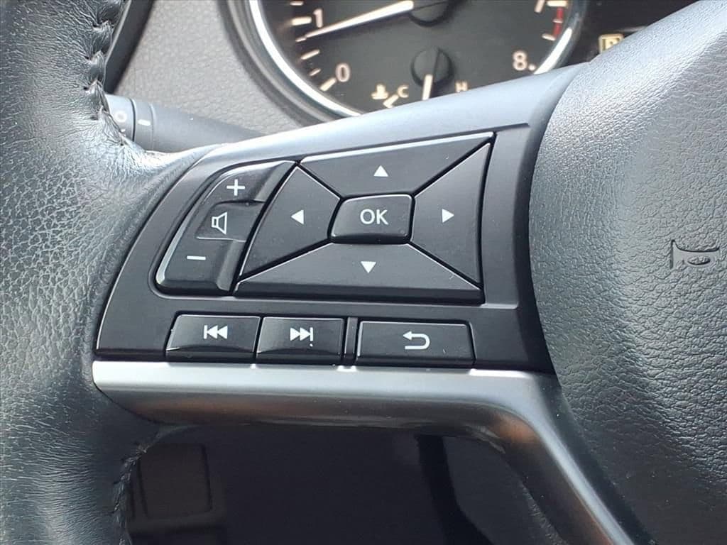 2017 Nissan Rogue - Image 30