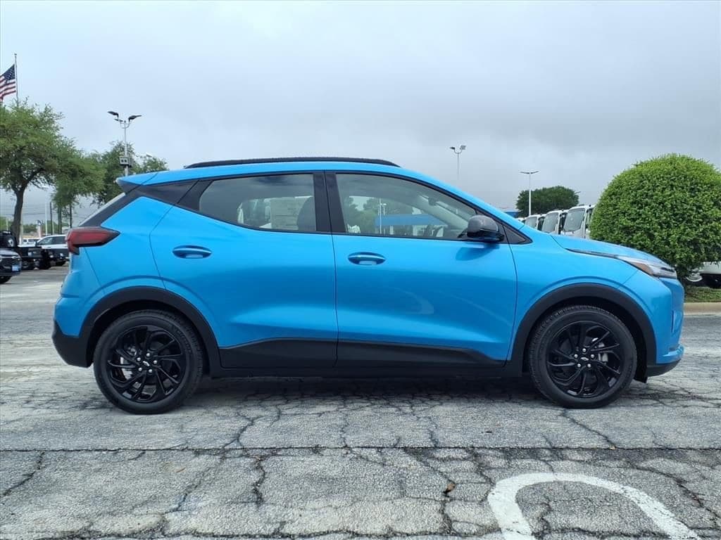 2027 Chevrolet Bolt - Image 2