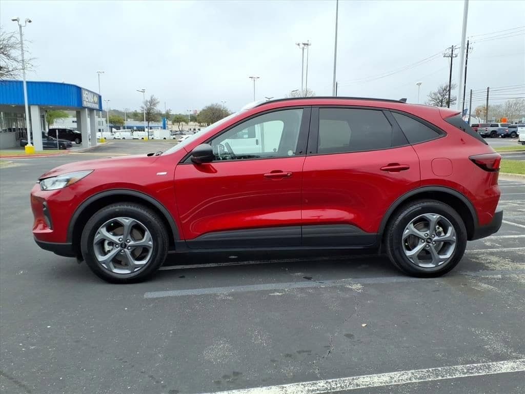 2025 Ford Escape - Image 5