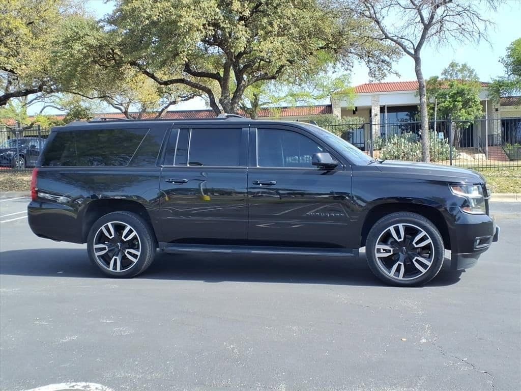 2019 Chevrolet Suburban - Image 6