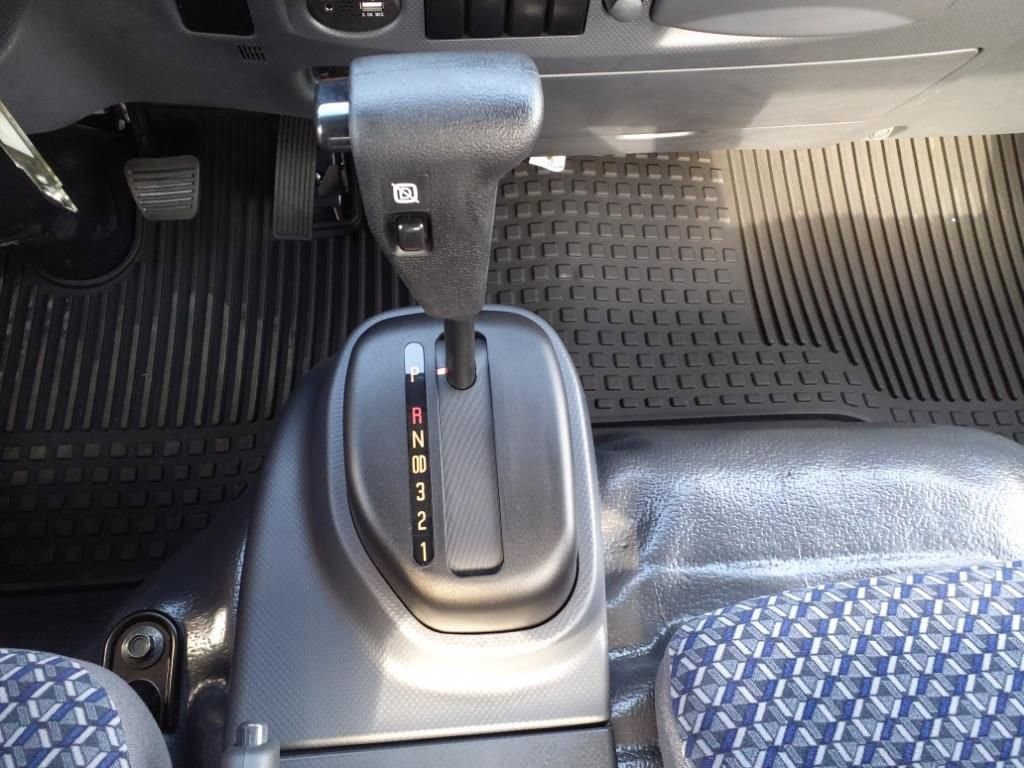 2025 Chevrolet Low Cab Forward 5500 XG - Image 17