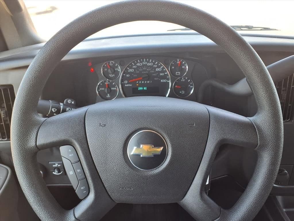 2025 Chevrolet Express Cutaway 3500 - Image 18