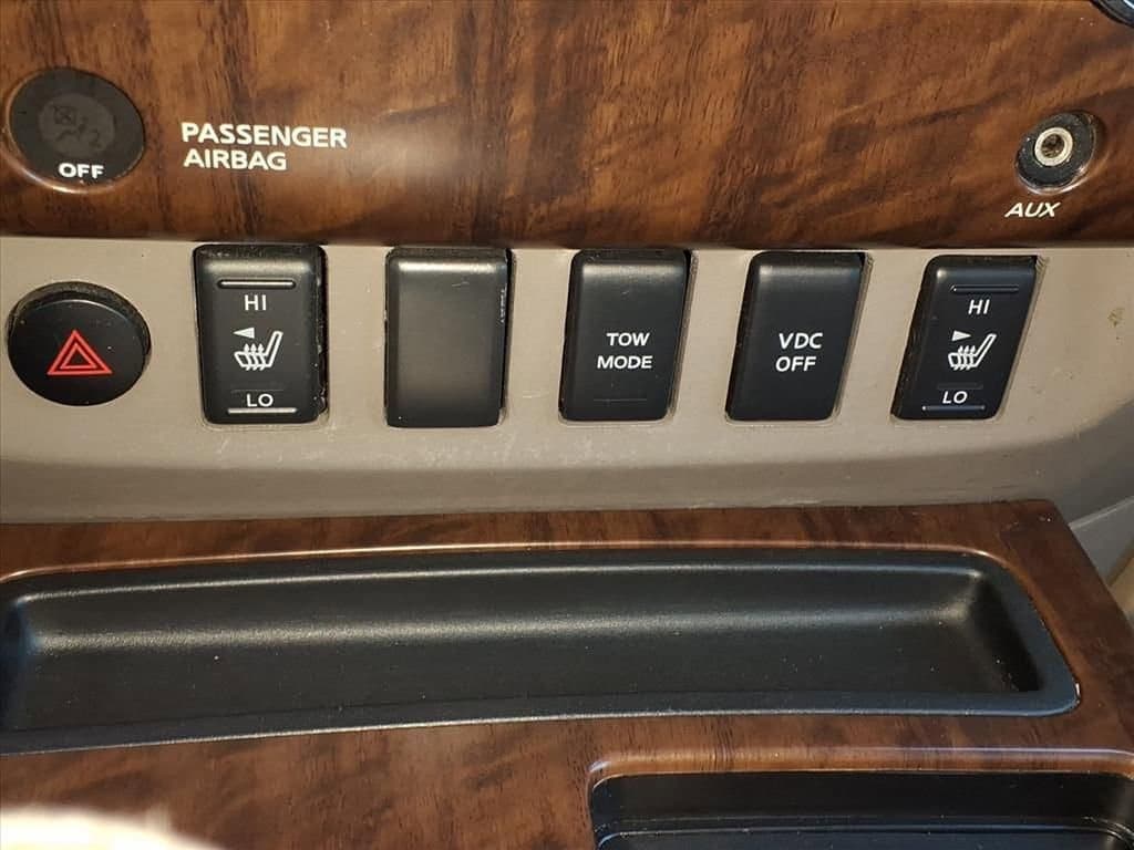 2011 Nissan Titan - Image 28