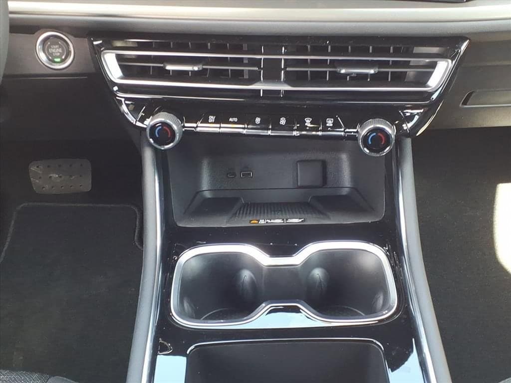 2026 Chevrolet Traverse - Image 19