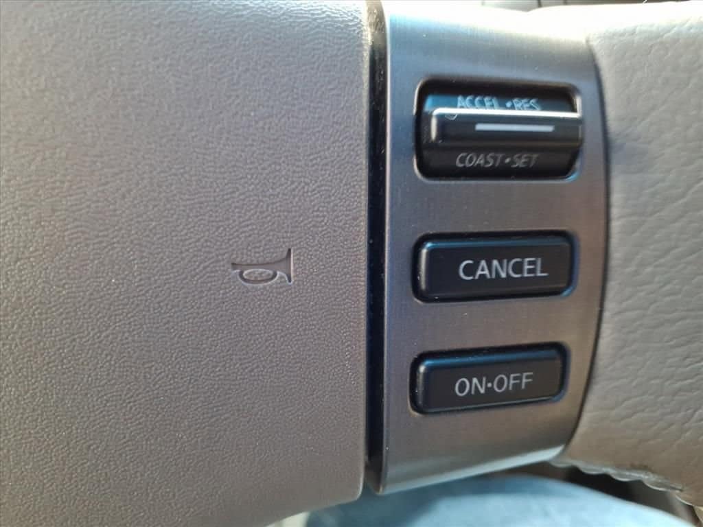 2011 Nissan Titan - Image 22