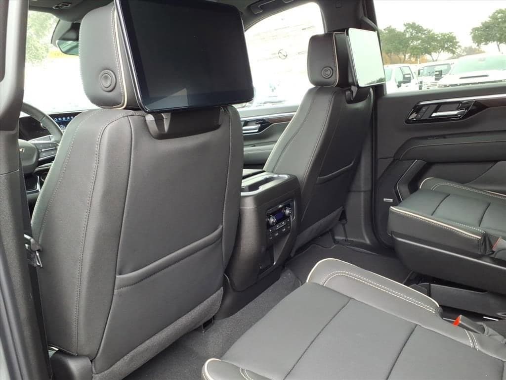 2026 Chevrolet Suburban - Image 12