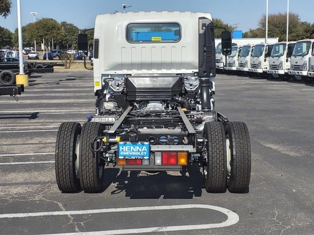 2025 Chevrolet Low Cab Forward 5500 XD - Image 5