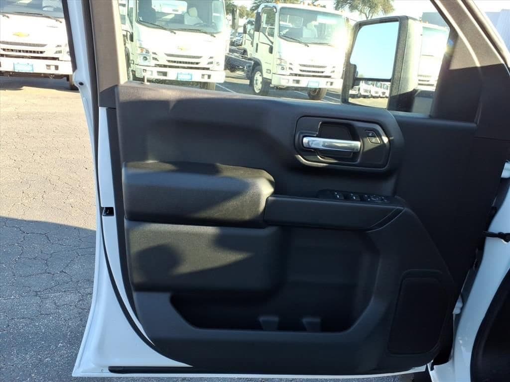 2026 Chevrolet Silverado 2500 HD - Image 11