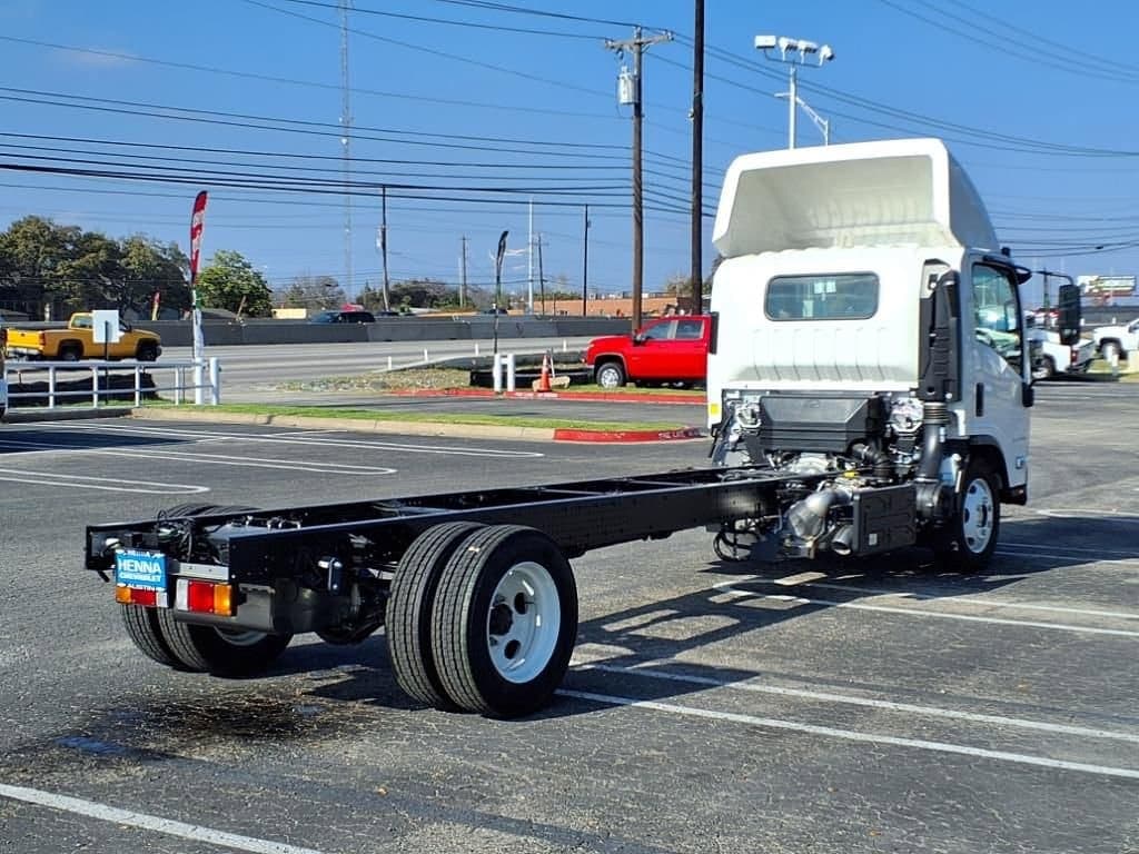 2025 Chevrolet Low Cab Forward 5500 XD - Image 4