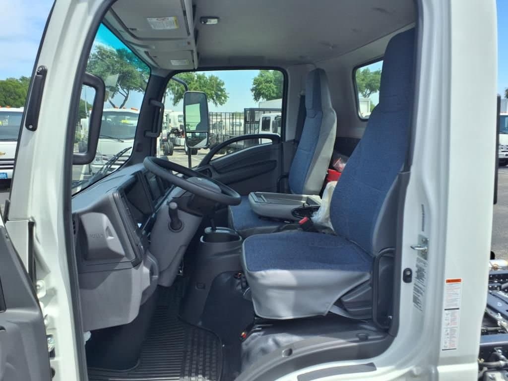 2025 Chevrolet Low Cab Forward 5500 XD - Image 6